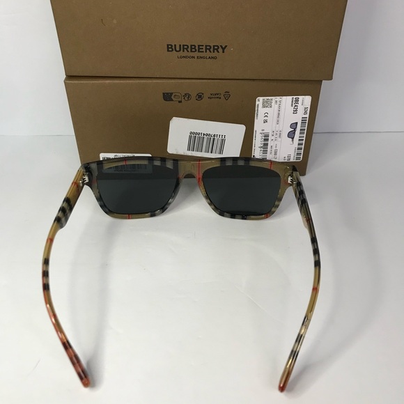 BURBERRY BE4293 380687 square sunglass black on vintage check framegrey lenses. - Picture 17 of 17